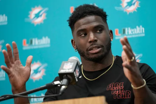 SUCH A HUGE MASSEGE: Tyreek Hill of the Dolphins refutes.......