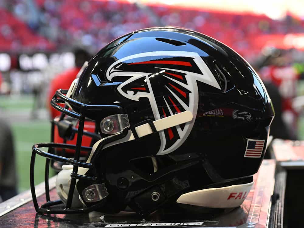 Falcons-helmet