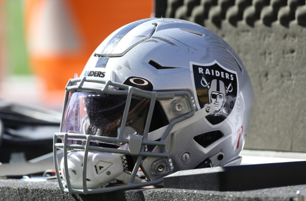 In various recent radio and podcast appearances, Antonio Pierce, the coach of the Las Vegas Raiders, faced questions about his concerns regarding his…