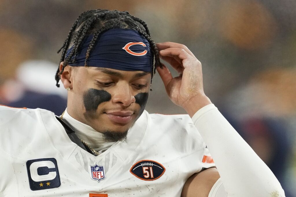 “Bears Reportedly Trading Quarterback Justin Fields to Steelers”