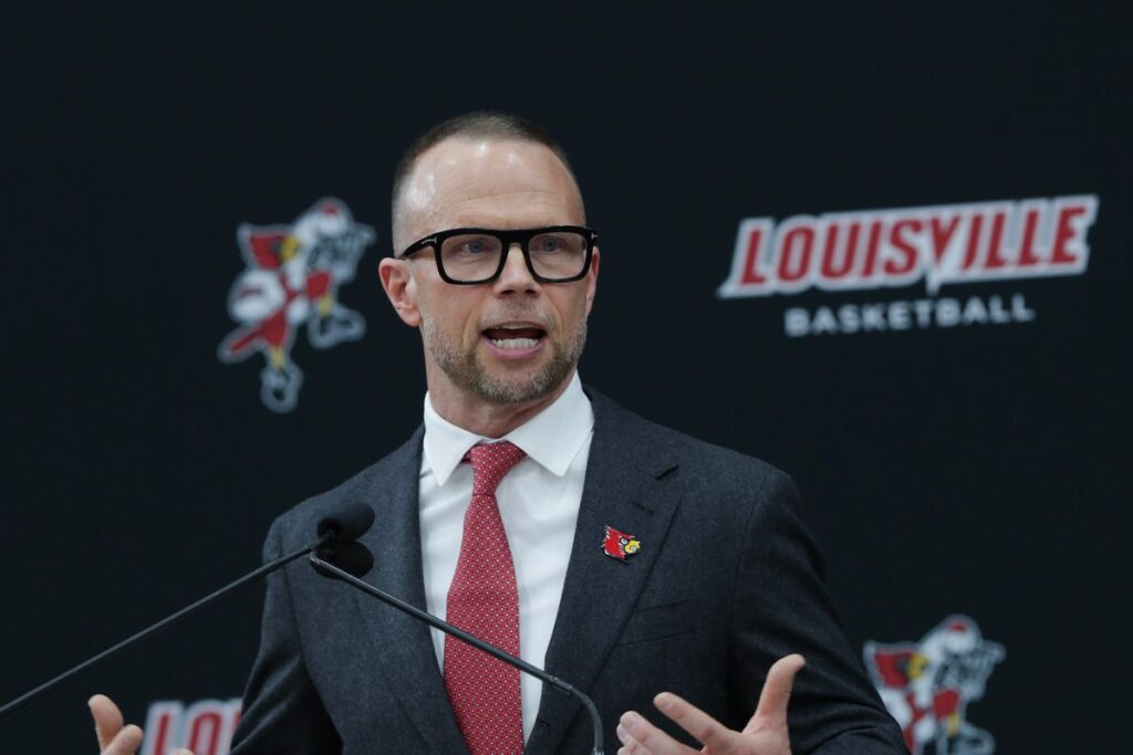 Louisville Update: Pat Kelsey made a crucial statement about the hiring of…