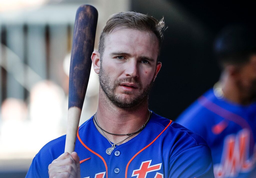 Pete-Alonso-new-York-Mets-MLB-Baseball-dugout-September-2023